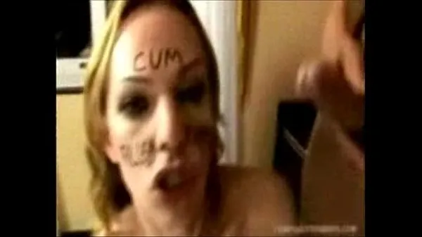 Nieuwe Tranny wants to swallow jizz films in totaal