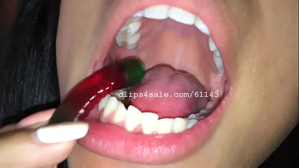 تازہ Vore Fetish - Brandy Eats Gummy Worms Video 1 کل موویز