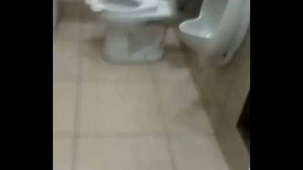 Tuoreet elokuvat yhteensä Blowjob in lima train bathroom