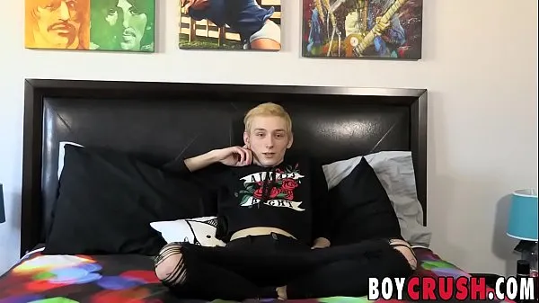 إجمالي Adorable twink Justin Stone makes cock cum in solo interview أفلام جديدة