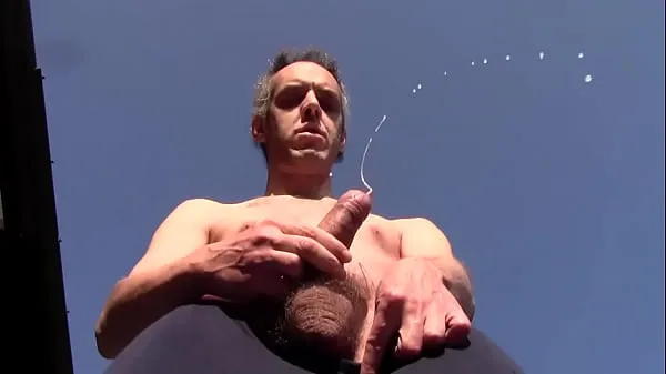 Celkový počet nových filmov: Monstrous cumshot, shirtless, in a public park