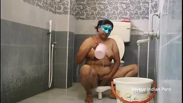 Total de Desi, tia Dipannia tomando banho, filmado por seu marido filmes recentes