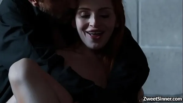 إجمالي Teen redhead Maya Kendrick fucks with a horny dirty old loves it when he licks her pussy and got fuck while he toys her at the same time أفلام جديدة