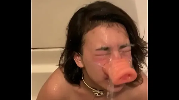 Celkový počet nových filmů: Dirty piggie drinking pee