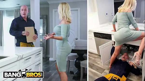 Yeni BANGBROS - Busty MILF Nikki Benz Drops Her Big Ass On Maintenance Man's Pipe toplam Film