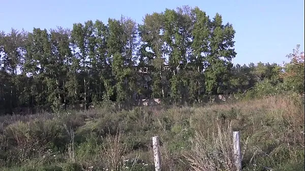 A la morena le encanta caminar en lugares públicos con una falda corta sin bragas, y luego masturbarse en un lugar apartado al aire libre películas en total nuevas