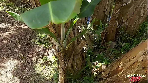 Celkový počet nových filmov: Couple caught fucking on banana tree