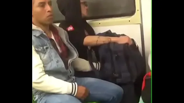 Nuovi Si masturba in treno film in totale