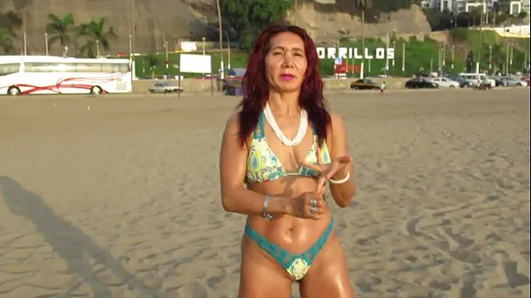 Total de A SEXY MILF OLHA COQUETOSA NA AREIA DO MAR DE CHORRILLOS filmes recentes