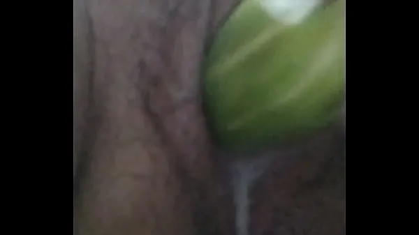 Friske Masturbating with cucumber film i alt