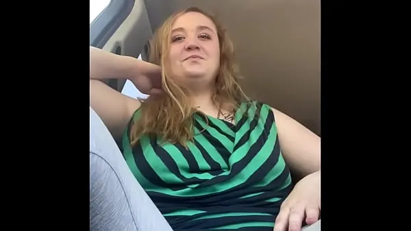 Total de Linda Natural Chubby Blonde começa no carro e é fodido como um louco em casa filmes recentes