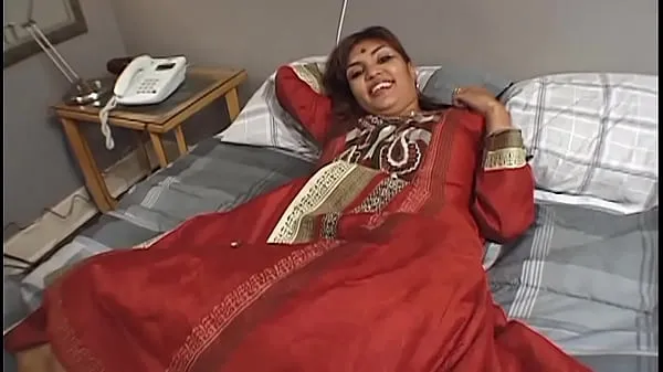 Yeni Indian girl is doing her first porn casting and gets her face completely covered with sperm toplam Film