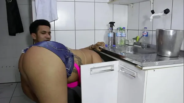 Fresh The cocky plumber stuck the pipe in the ass of the naughty rabetão. Victoria Dias and Mr Rola total Movies