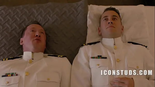 Yeni Lonely Men In Uniform Fuck On Their Paycation toplam Film