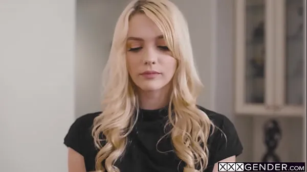 Frische insgesamt Die perverse Shemale Natalie Mars benutzte die heiße Blondine Kenna James und fickte ihre Muschi, nachdem sie einen Blowjob genossen hatte und sie den Körper des genoss Filme