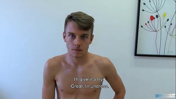 Nuovi Hot Twink è disposto a fare qualsiasi cosa anche a farsi penetrare il suo stretto buco del culo per qualche soldo extra - BigStr film in totale