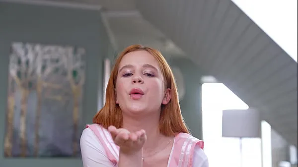 Nouveaux Première sodomie d'une rousse de 19 ans Red Louboutin films au total