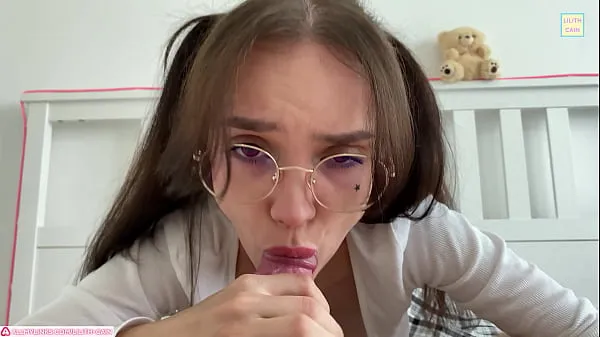 ภาพยนตร์ใหม่ทั้งหมด Cutie with glasses make a blowjob and asked to cum on her face - Lilith Cain เรื่อง