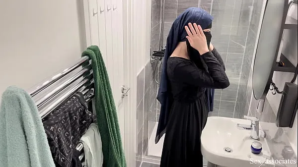 Pillé a una hermosa chica árabe con niqab mastutbandose en el baño películas en total nuevas