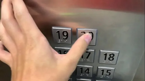 Nouveaux Sexe en public, dans l'ascenseur avec un inconnu et ils nous surprennent films au total