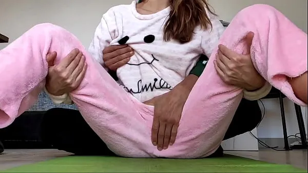 Νέες asian amateur real homemade teasing pussy and small tits fetish in pajamas ταινίες