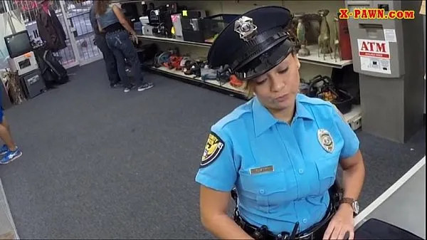 Ms Police Officer with big boobs got fucked with pawn man Jumlah Filem baharu